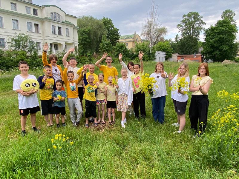 Участие в флешмобе «Мы такие разные-дети всей земли»