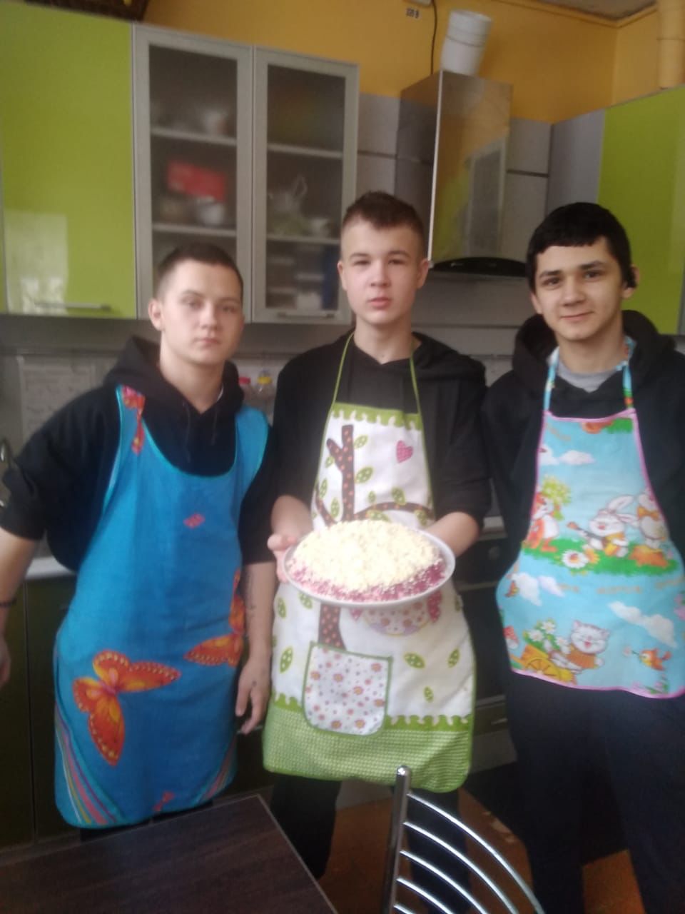 Обучение детей сервировке стола.