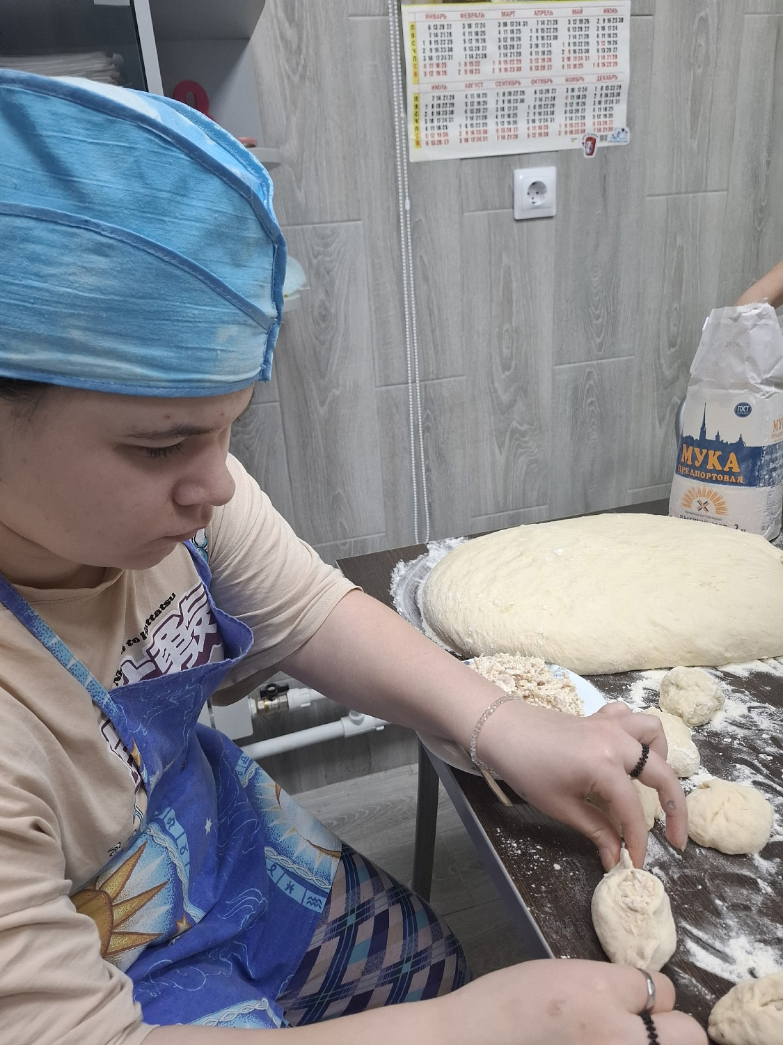 Домашнее гостеприимство: наши ребята испекли пироги для друзей