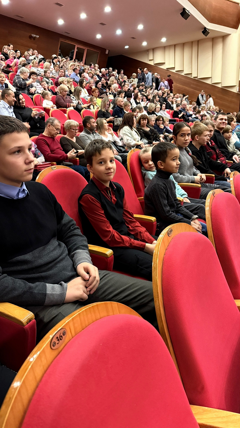 Путешествие в сказку: воспитанники центра увидели волшебного «Щелкунчика»