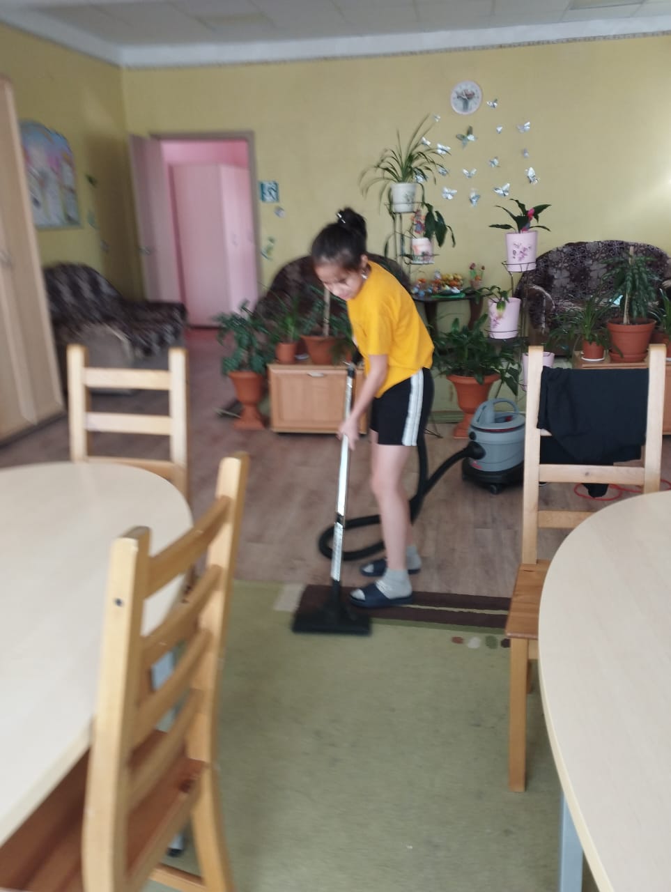 Помощницы
