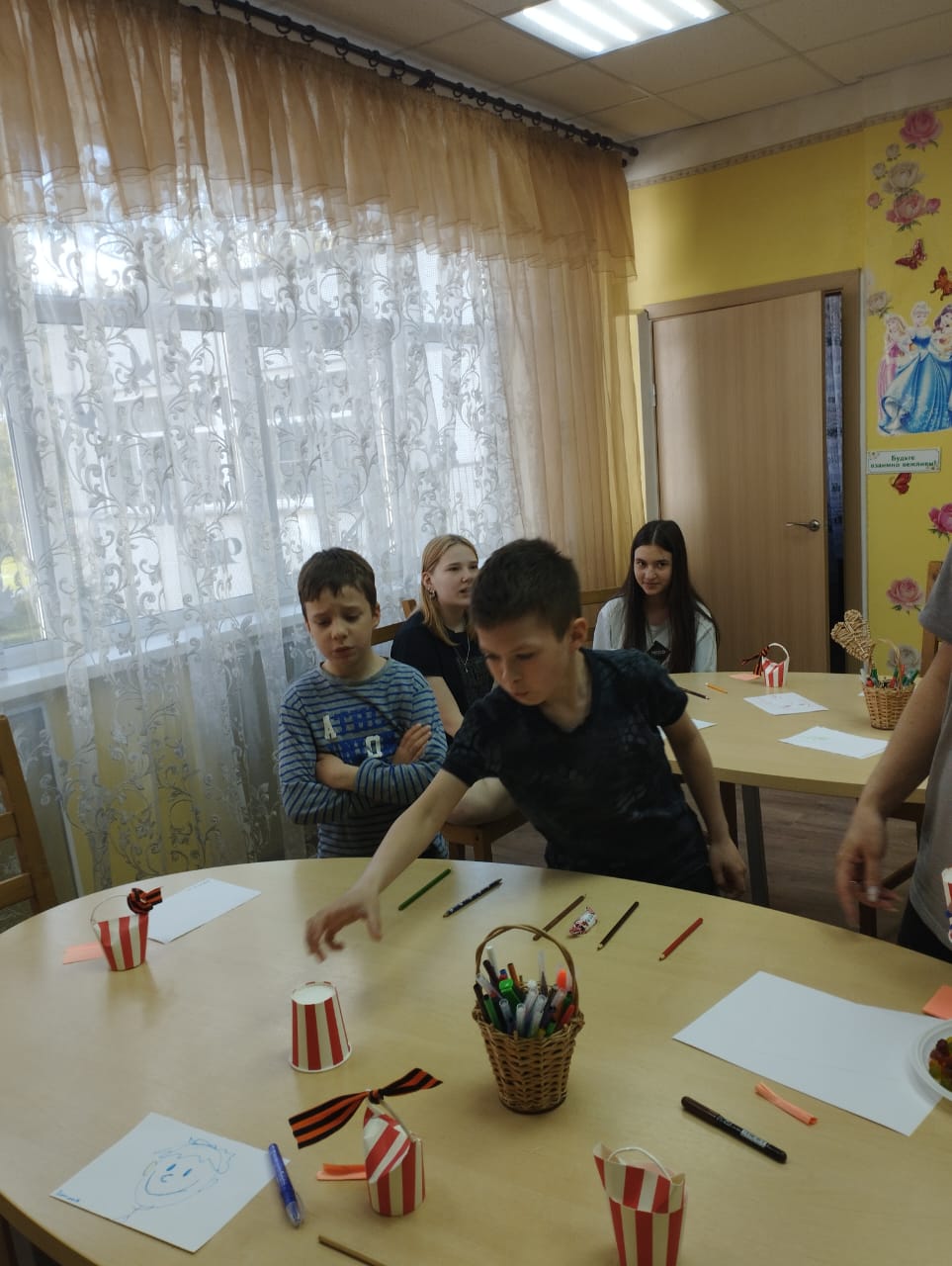 Подготовка подарков к Дню Великой победы