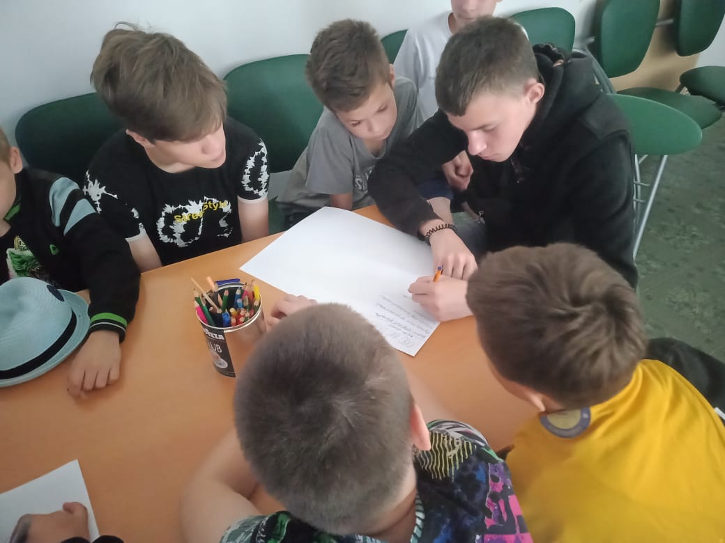 Воспитанники ГБУ ЛО «Тихвинский ресурсный центр» вновь посетили библиотеку на Комендантском проспекте в г.Пушкин