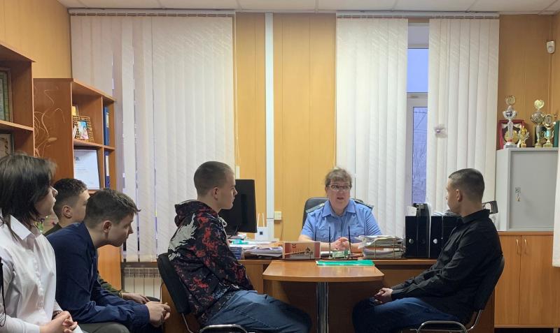 Знакомство с работой судебных приставов: профориентационная экскурсия для детей
