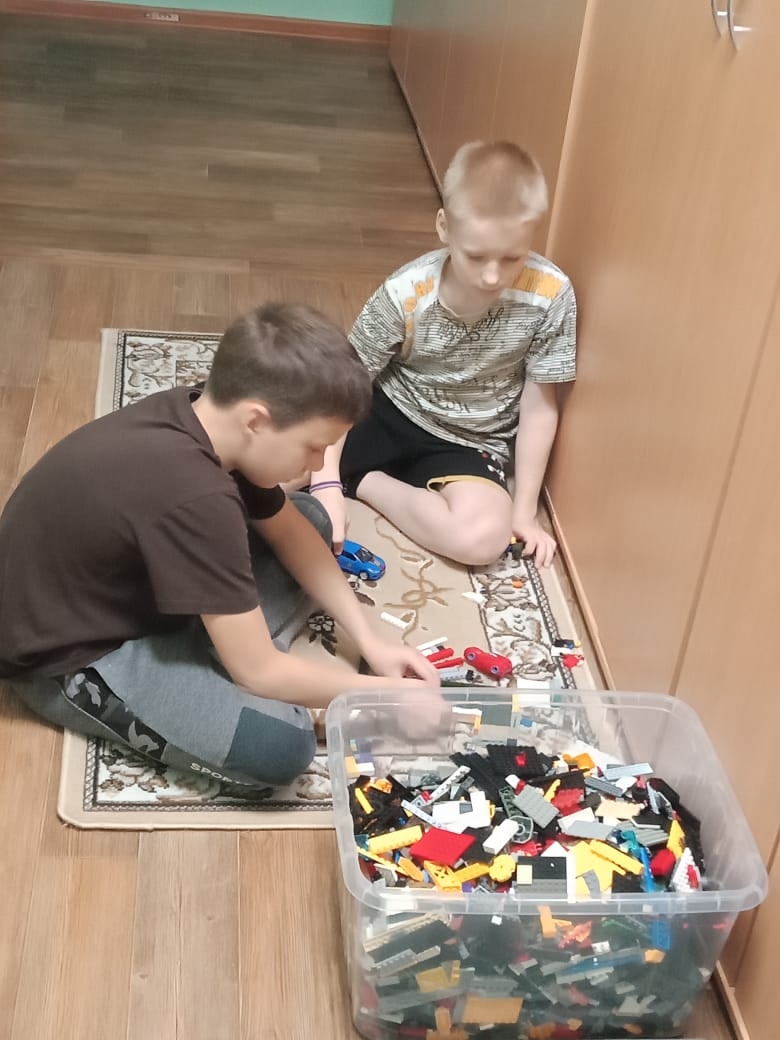 Конструкторское бюро выходного дня: наши воспитанники погрузились в мир LEGO