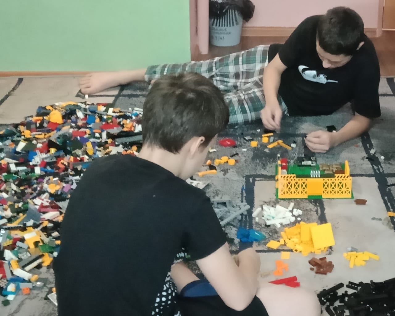 Конструкторское бюро выходного дня: наши воспитанники погрузились в мир LEGO