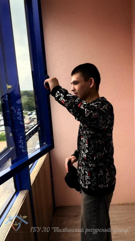 Важный шаг в социализации: Артур получил жилое помещение по договору найма.