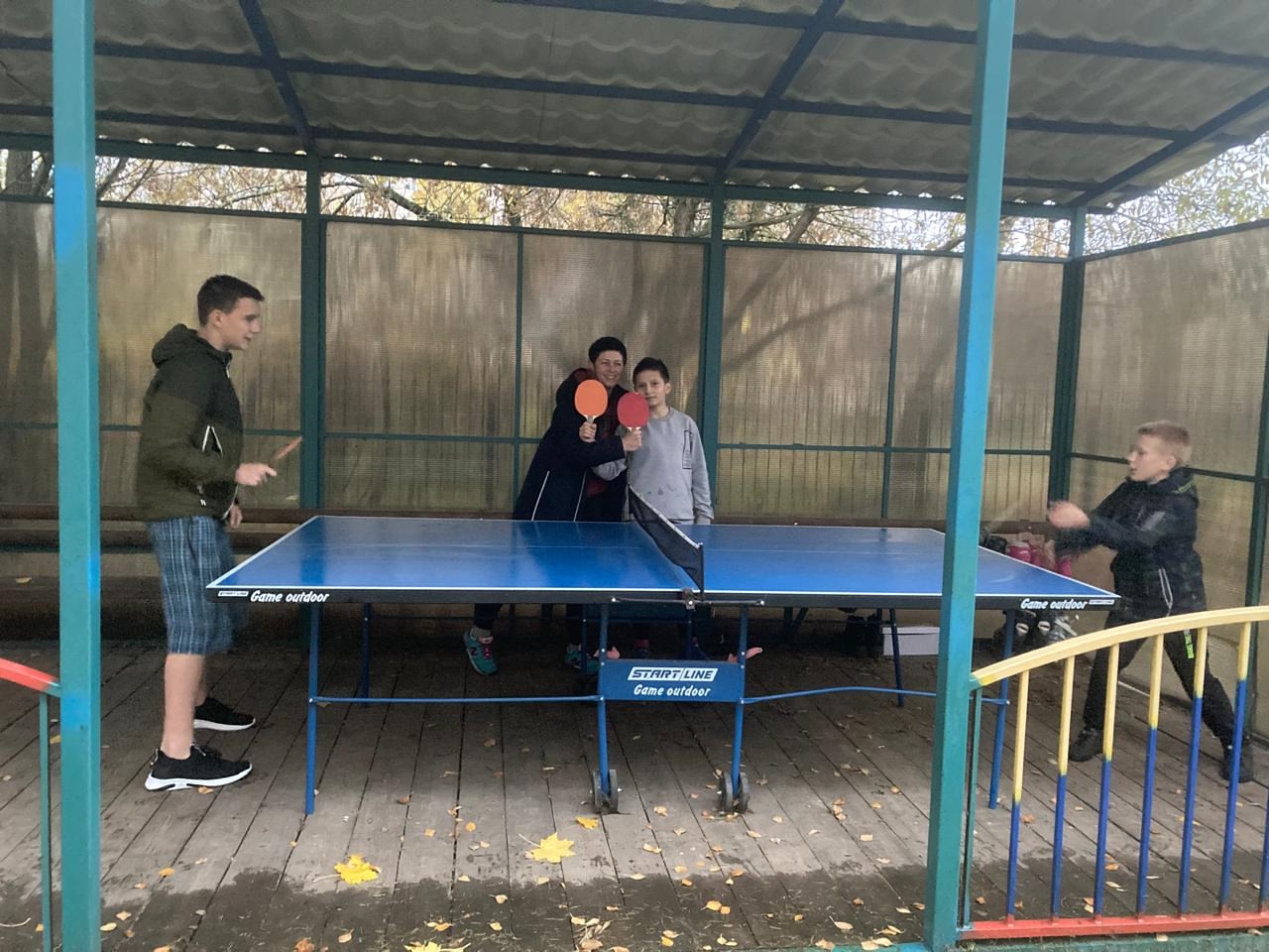 Осенний турнир по настольному теннису: борьба за звание чемпиона!