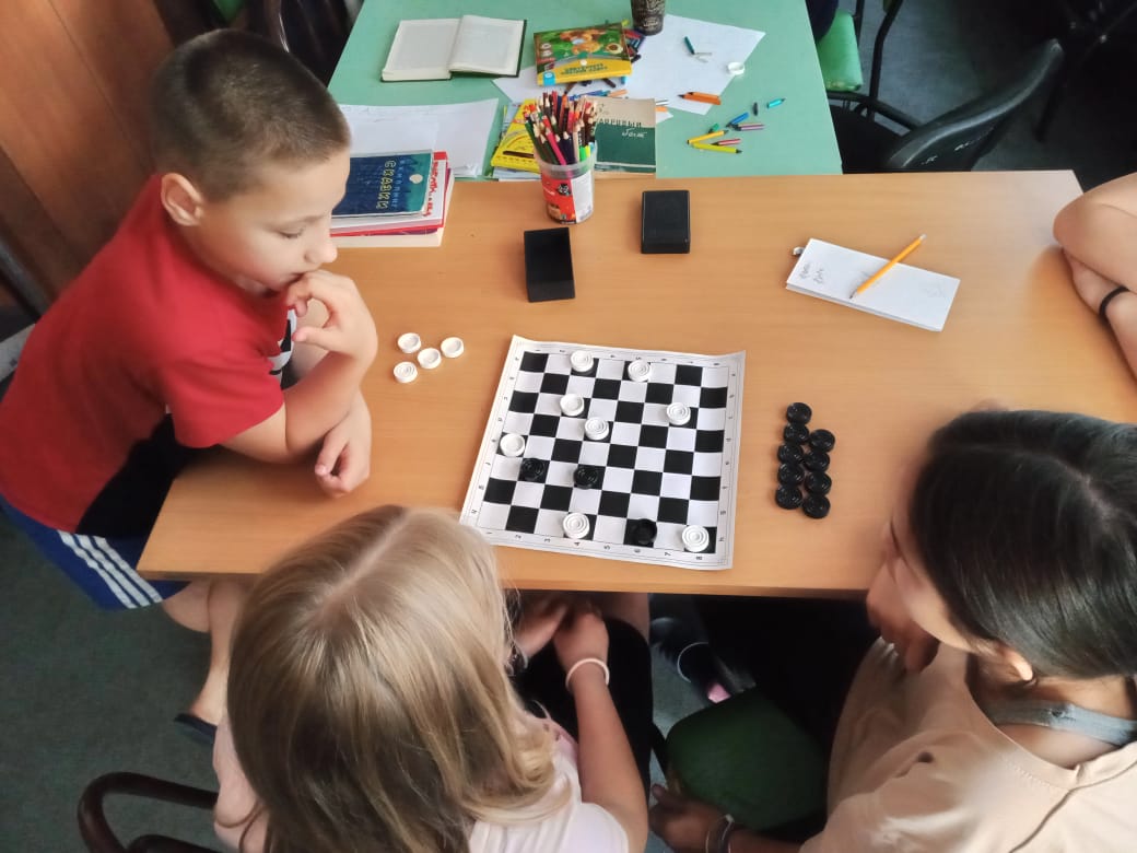 В свободное время играем в настольные игры