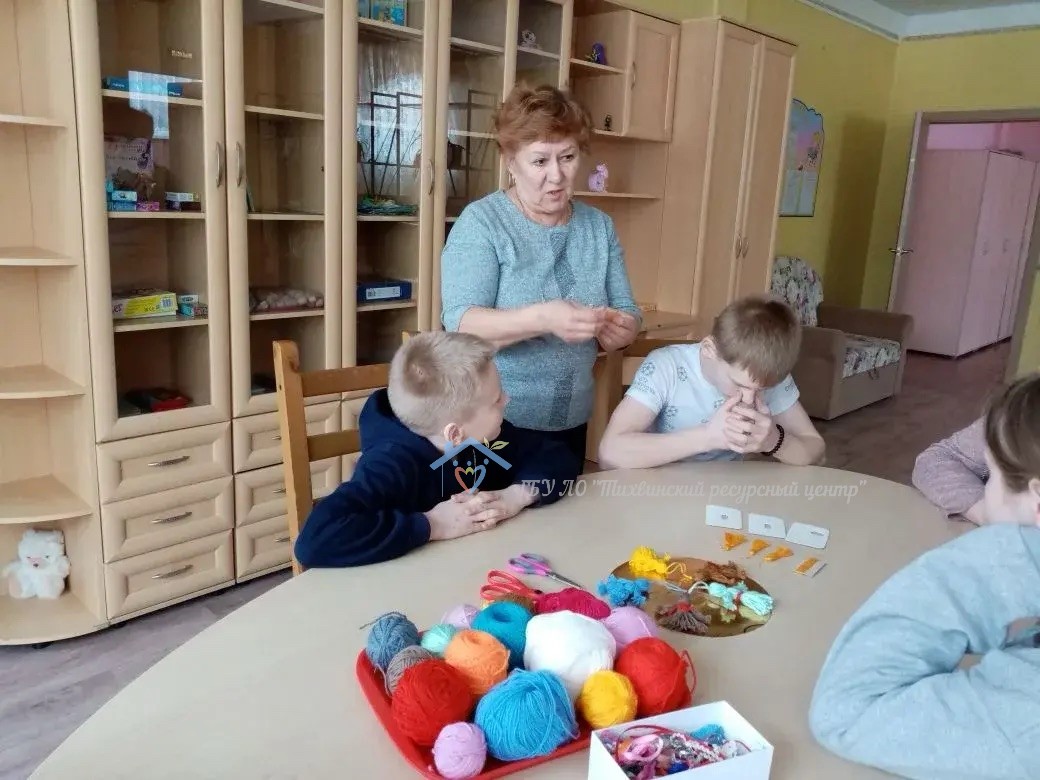 Волшебство из пряжи: в Тихвинском ресурсном центре прошел конкурс «Куколка из ниток»