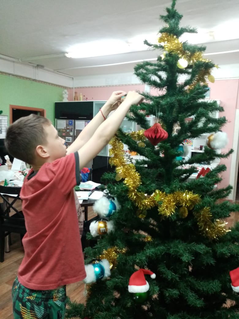 От чистоты к сказке: как наши ребята создавали новогоднее настроение!