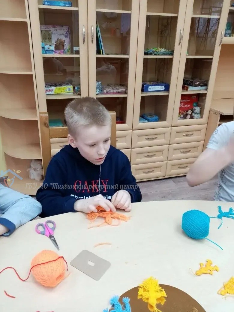 Волшебство из пряжи: в Тихвинском ресурсном центре прошел конкурс «Куколка из ниток»