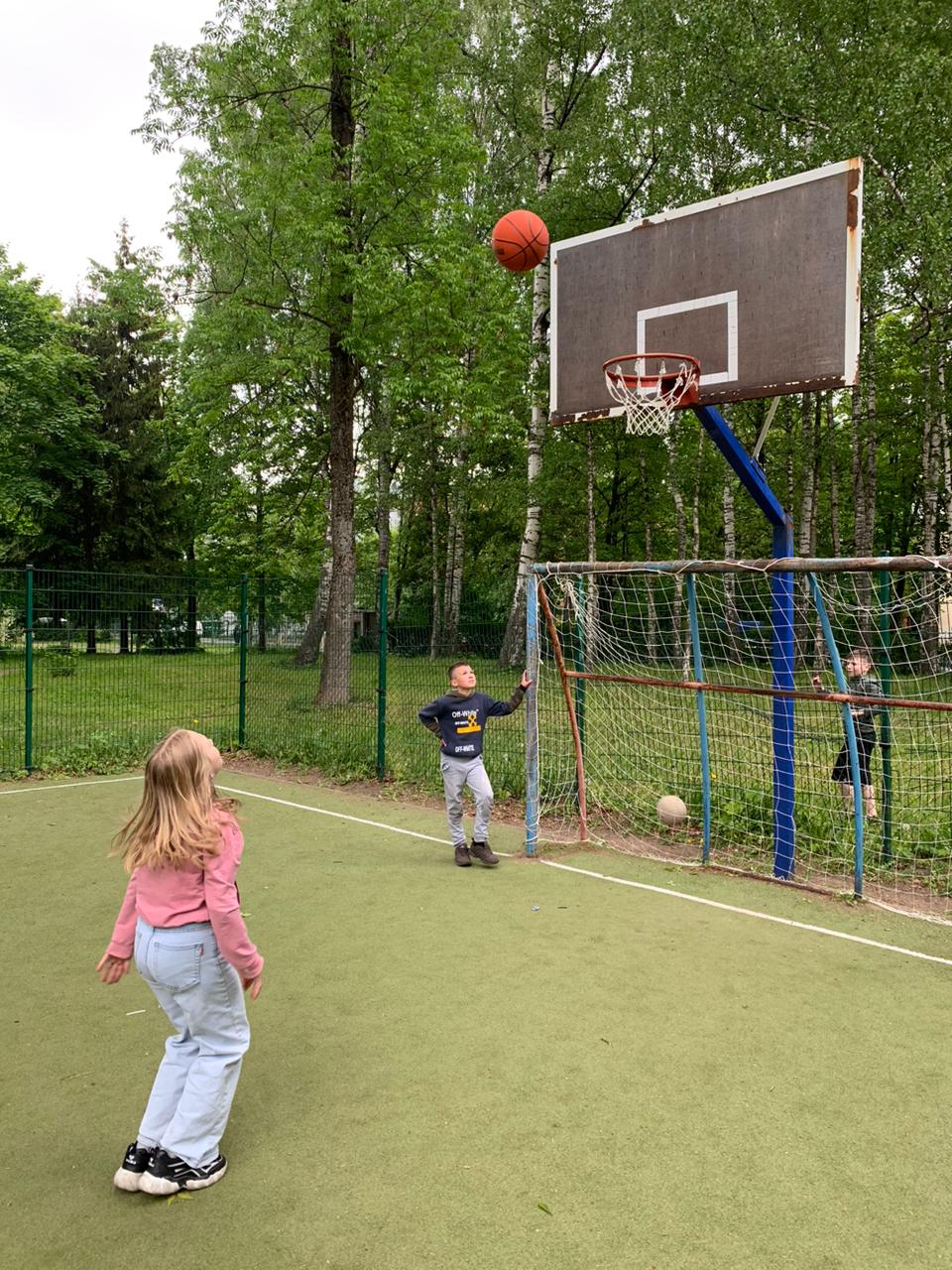 Играем в баскетбол
