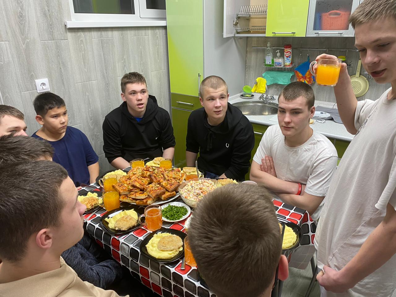 Поздравляем с Днём Рождения Андрея П.