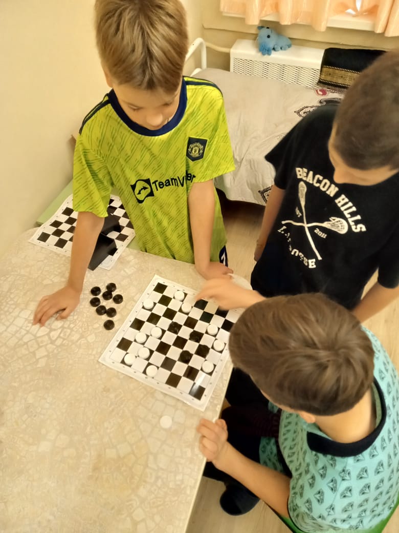 В свободное время играем в настольные игры