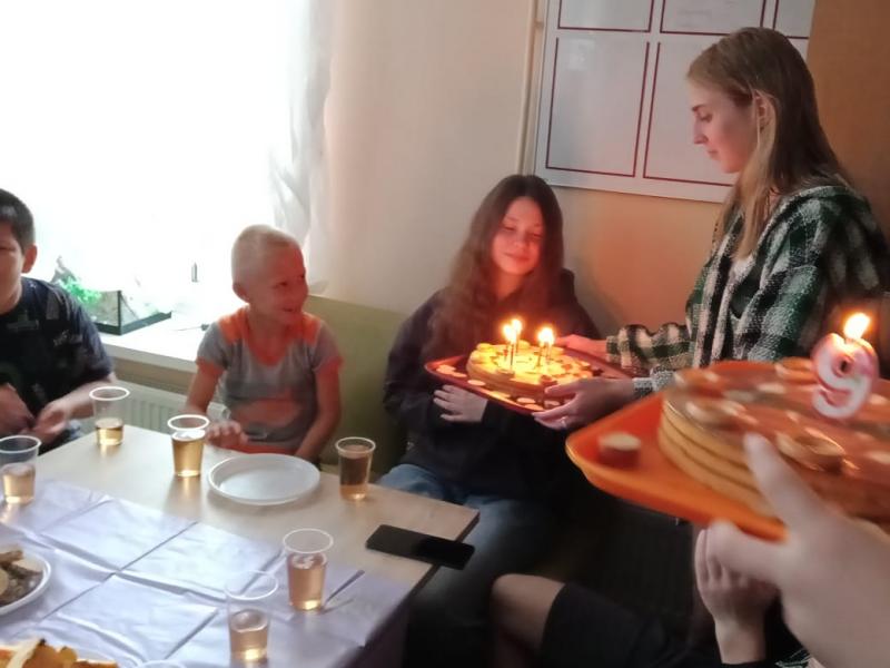 Поздравляем с днём рождения именинников Дарью и Мирона!