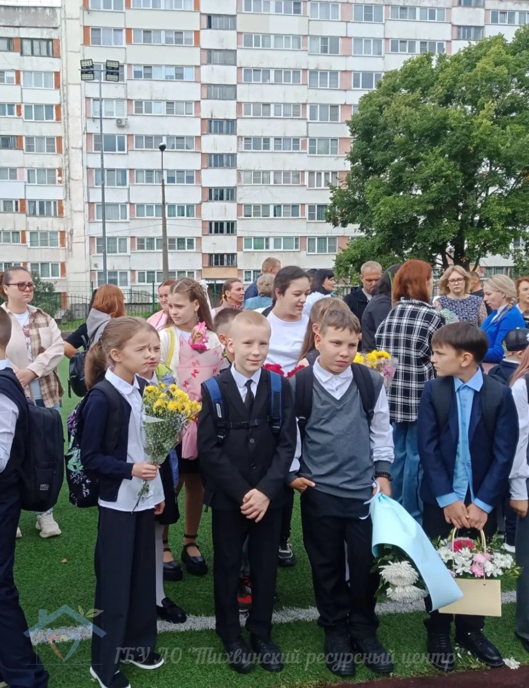 Праздник знаний продолжается: поздравляем воспитанников и педагогов школ с началом учебного года!