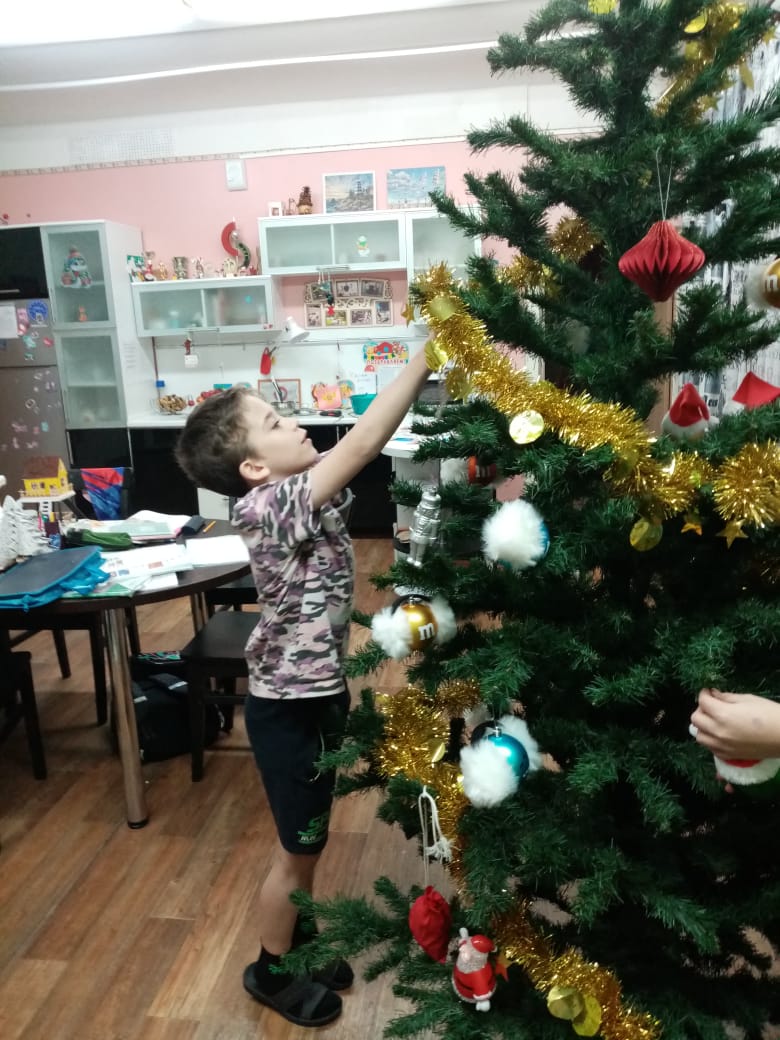 От чистоты к сказке: как наши ребята создавали новогоднее настроение!