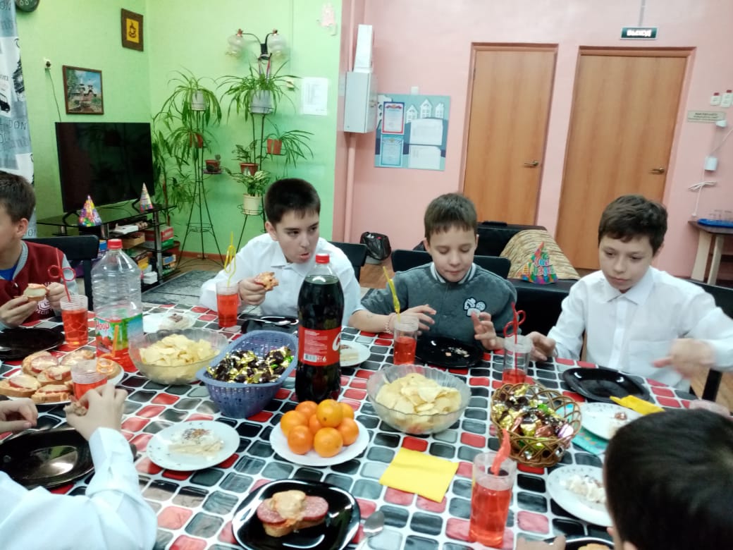 Поздравляем с днем рождения Артема Б.