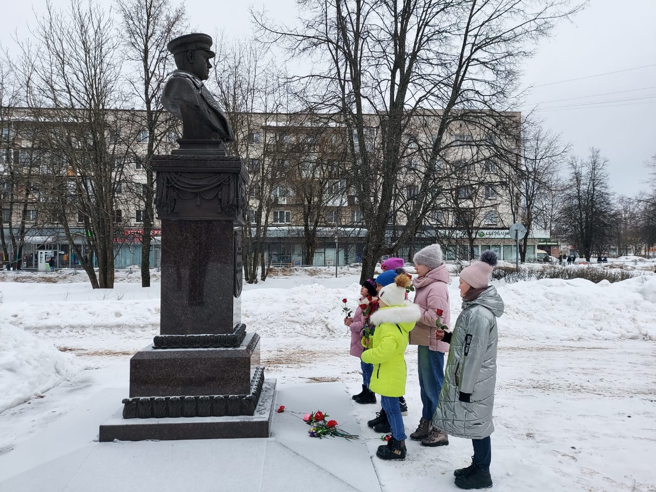 Участие в возложении цветов к памятникам погибшим воинам в годы Великой Отечественной войны