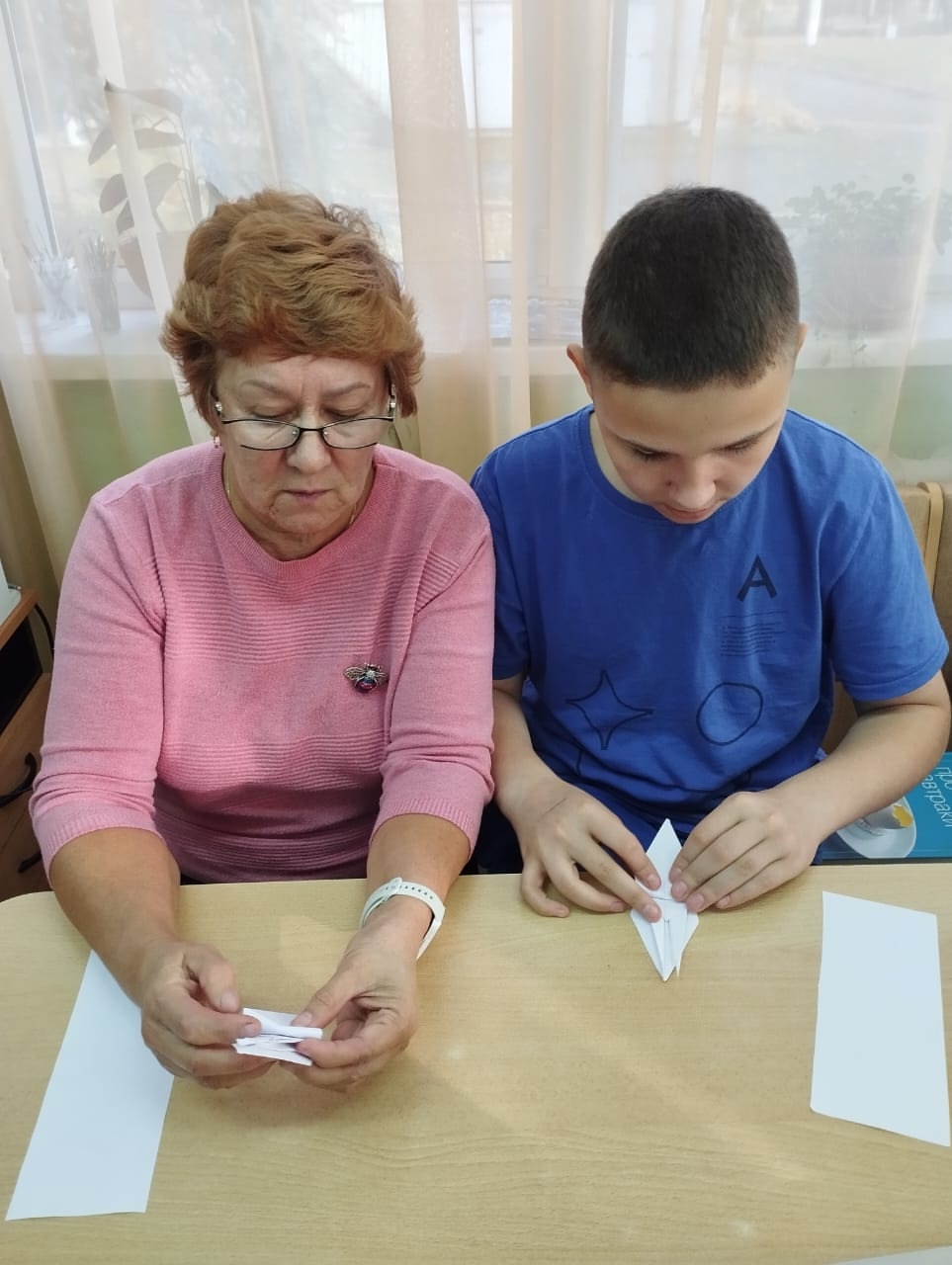 В память о павших: воспитанники центра приняли участие в акции «Белые журавли»