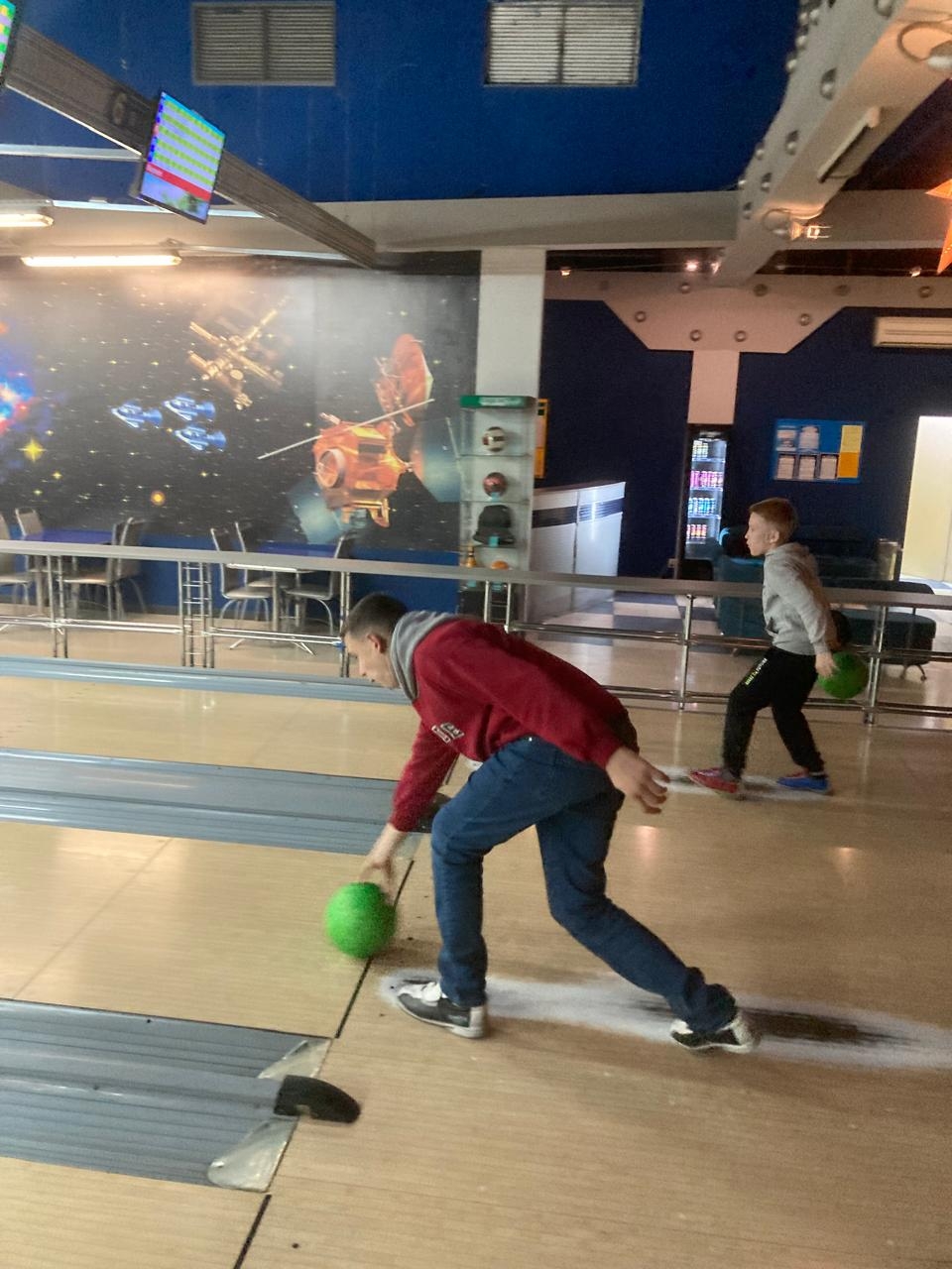 Осенний турнир по боулингу: отличное настроение и спортивные победы!