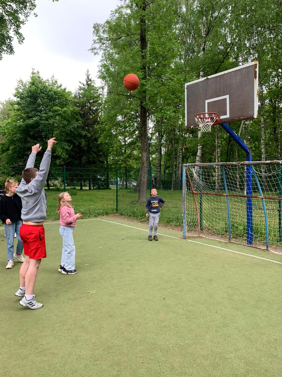 Играем в баскетбол