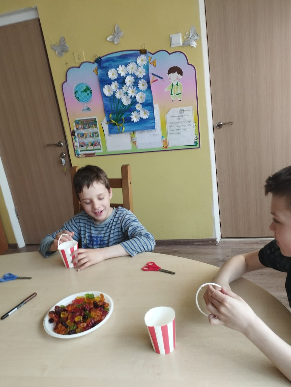 Подготовка подарков к Дню Великой победы