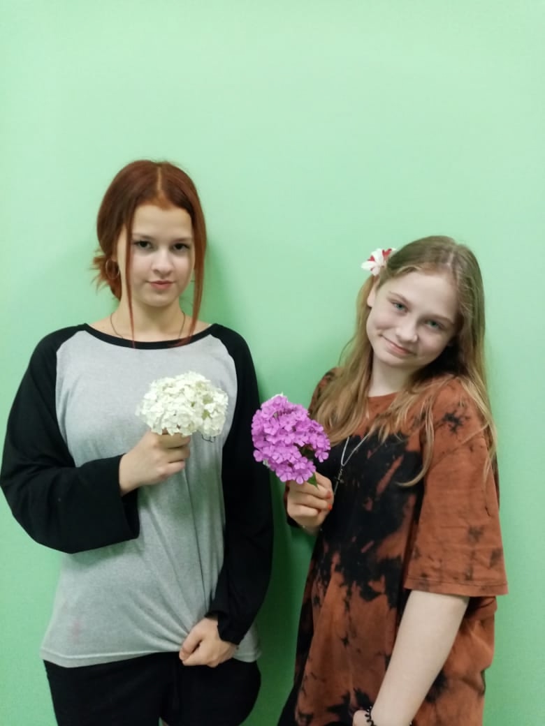 Маленькие чудеса: цветочные истории для детей