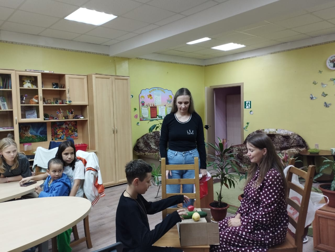 В рамках  волонтерской деятельности  к воспитанникам ГБУ ЛО "Тихвинский ресурсный центр" пришли гости из Воскресной школы
