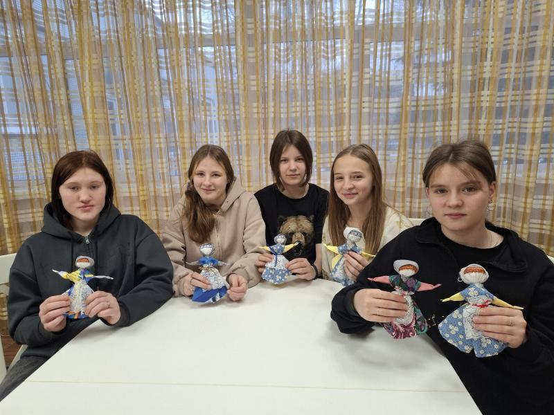 Образовательно-творческий проект «Хозяйка-рукодельница: кукла-оберег и помощница». 2 –й этап.