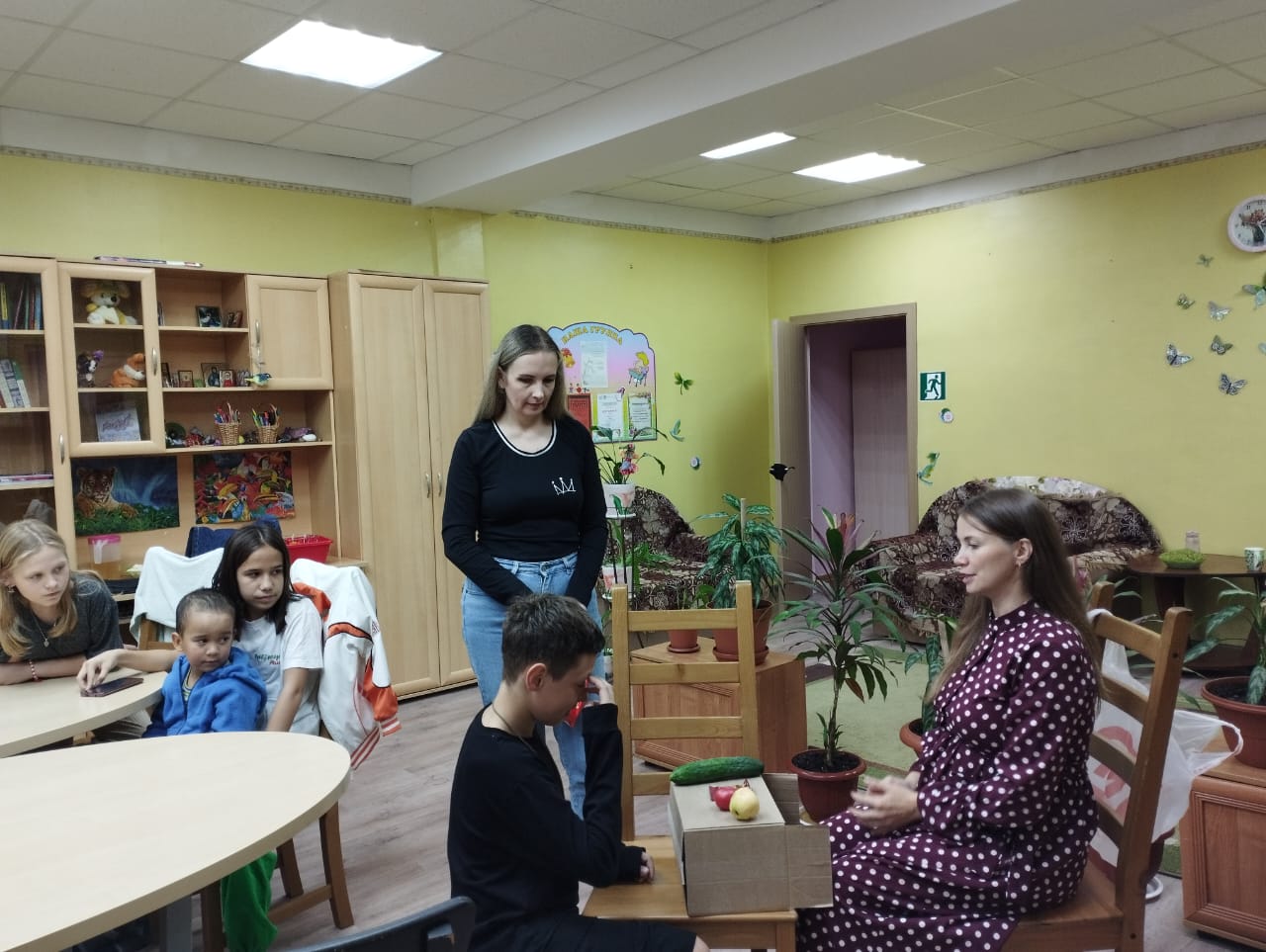 В рамках  волонтерской деятельности  к воспитанникам ГБУ ЛО "Тихвинский ресурсный центр" пришли гости из Воскресной школы