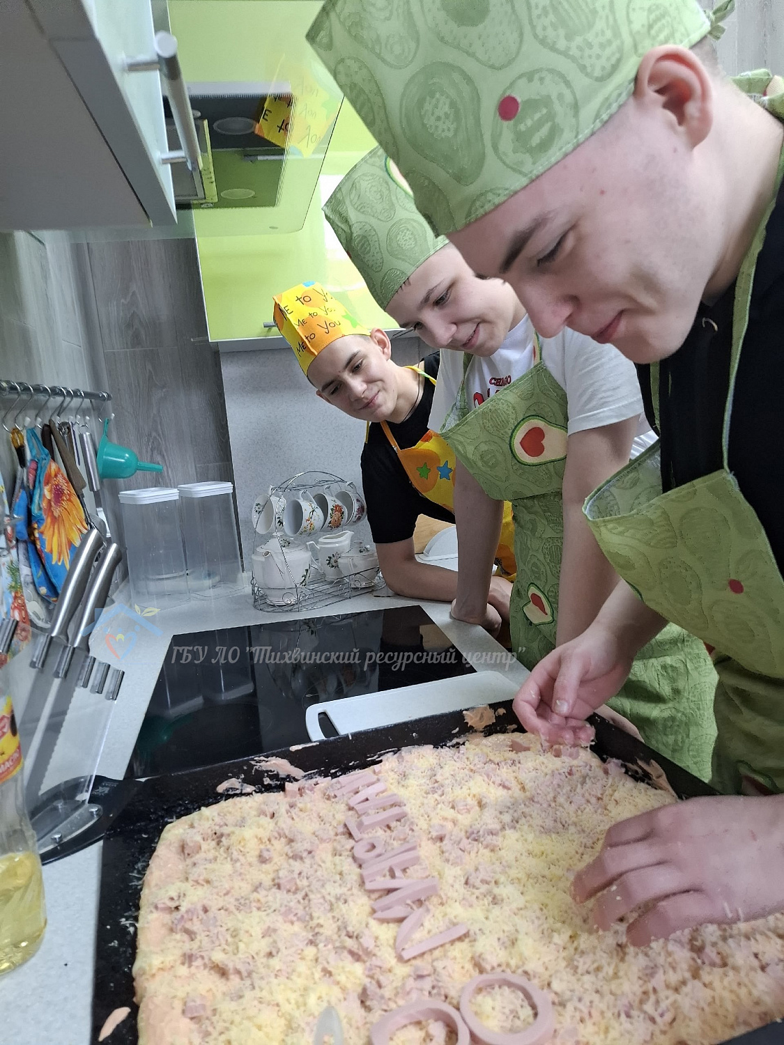 Как наши юноши поздравили девушек с 8 Марта