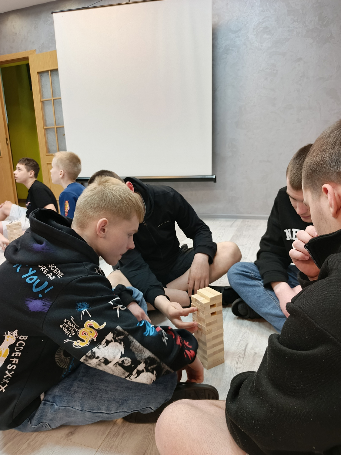 Зимние игры. День напряжения и точности: «Битва титанов Дженги» Тихо! Идёт операция «Башня» 