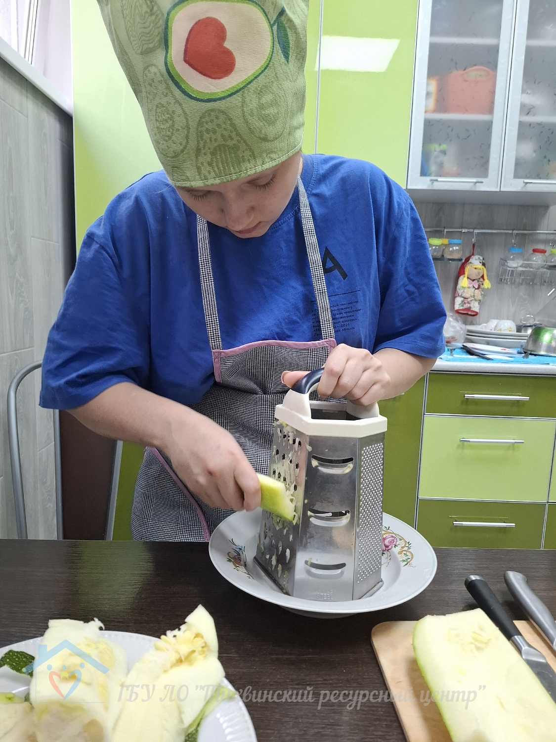 Кулинарное занятие: готовим кабачковые оладьи