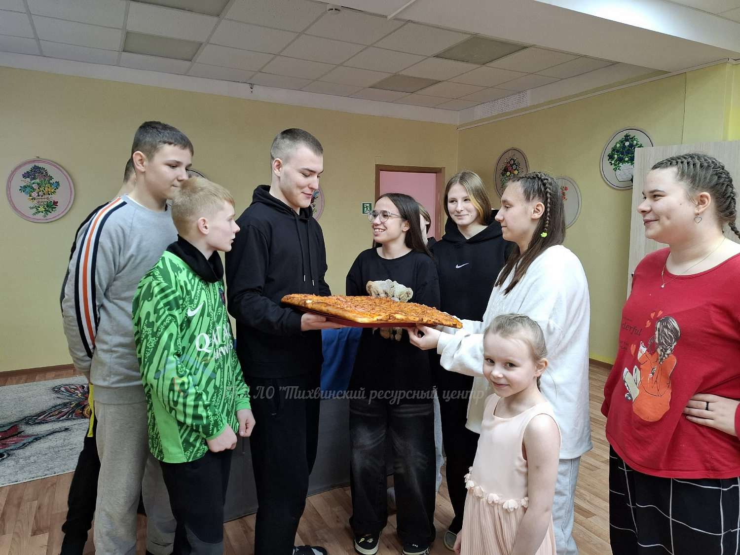 Как наши юноши поздравили девушек с 8 Марта