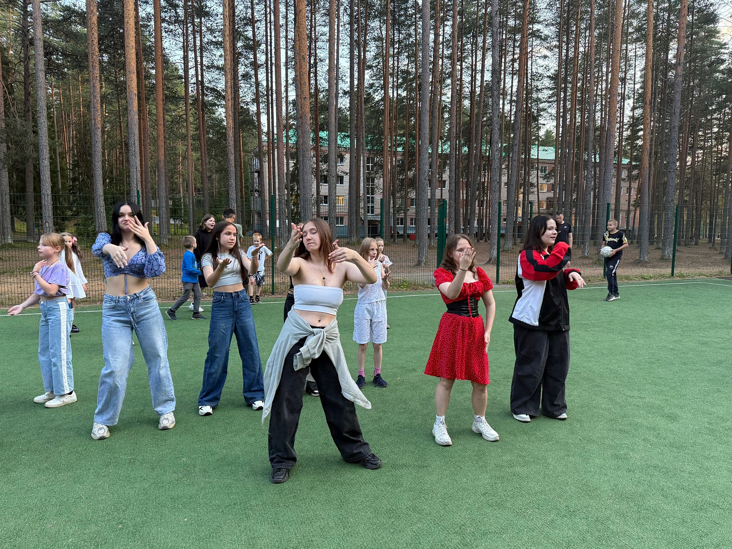 Волшебная дискотека в лагере