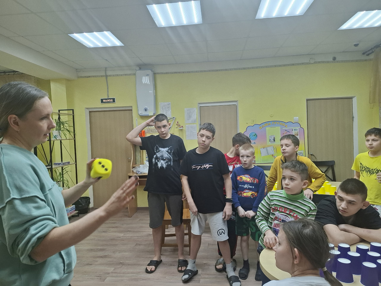 Воскресная школа. Урок добра: «Увидеть главное» Заглянуть за обложку: как мы учились видеть человека, а не его «упаковку». А потом — шутили, играли и заряжались радостью! ⁣