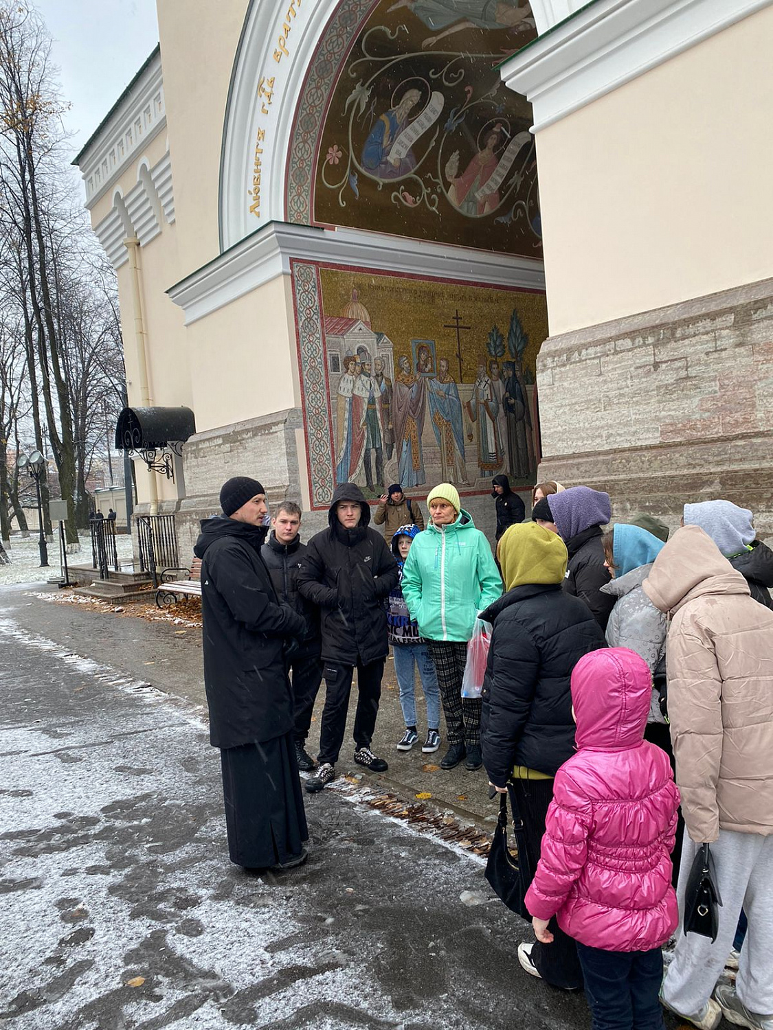 Экскурсия по мемориальной аллее Памяти в Московском парке Победы Санкт-Петербурга, а так же по объектам культурного наследия народов россии, расположенным в Санкт-Петербурге