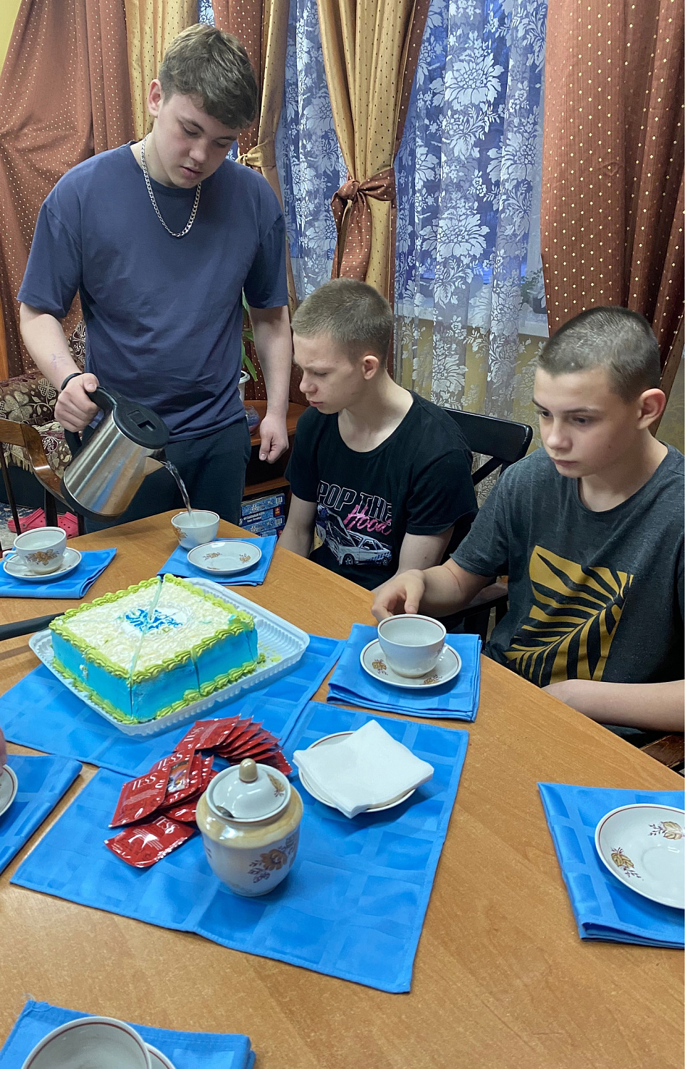 Представители "РКС - энерго" в гостях у воспитанников ГБУ ЛО "Тихвинский ресурсный центр"