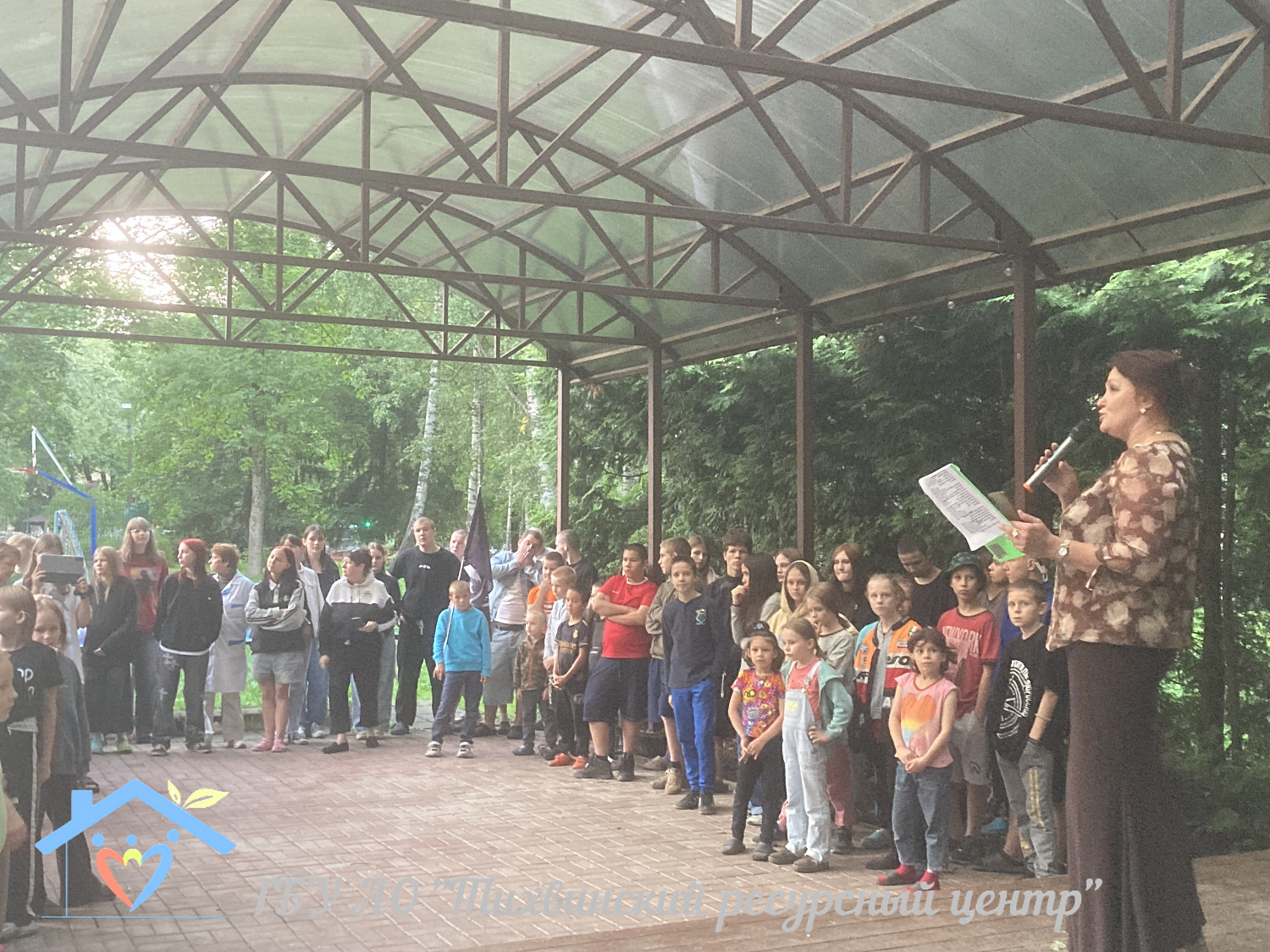 Завершение сезона добрых дел: воспитанники Тихвинского ресурсного центра поблагодарили байкеров «Крылья Света»