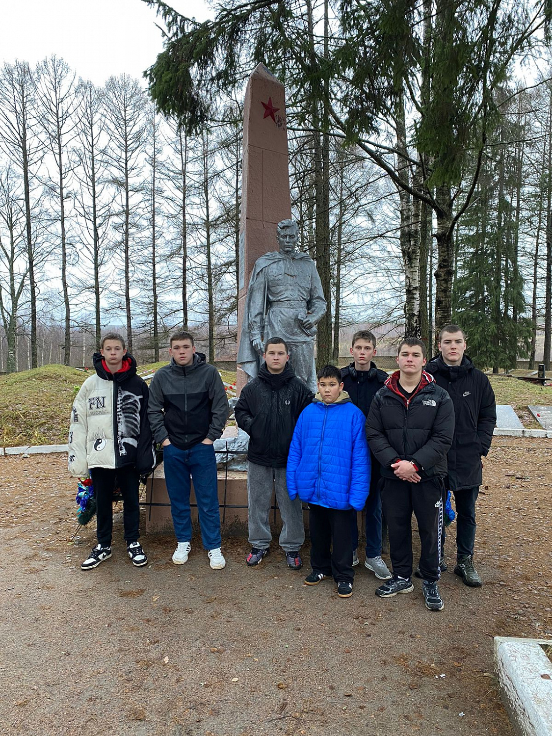 Нам жить и помнить!