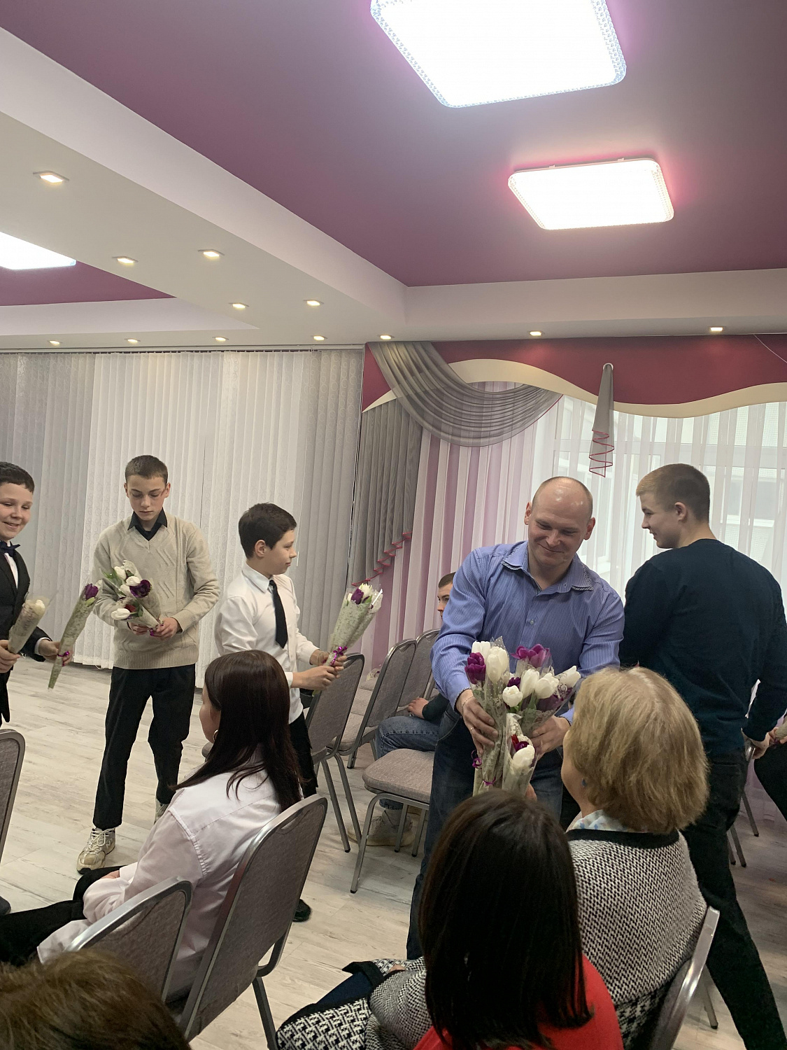 Праздничный концерт, посвящённый 8 марта