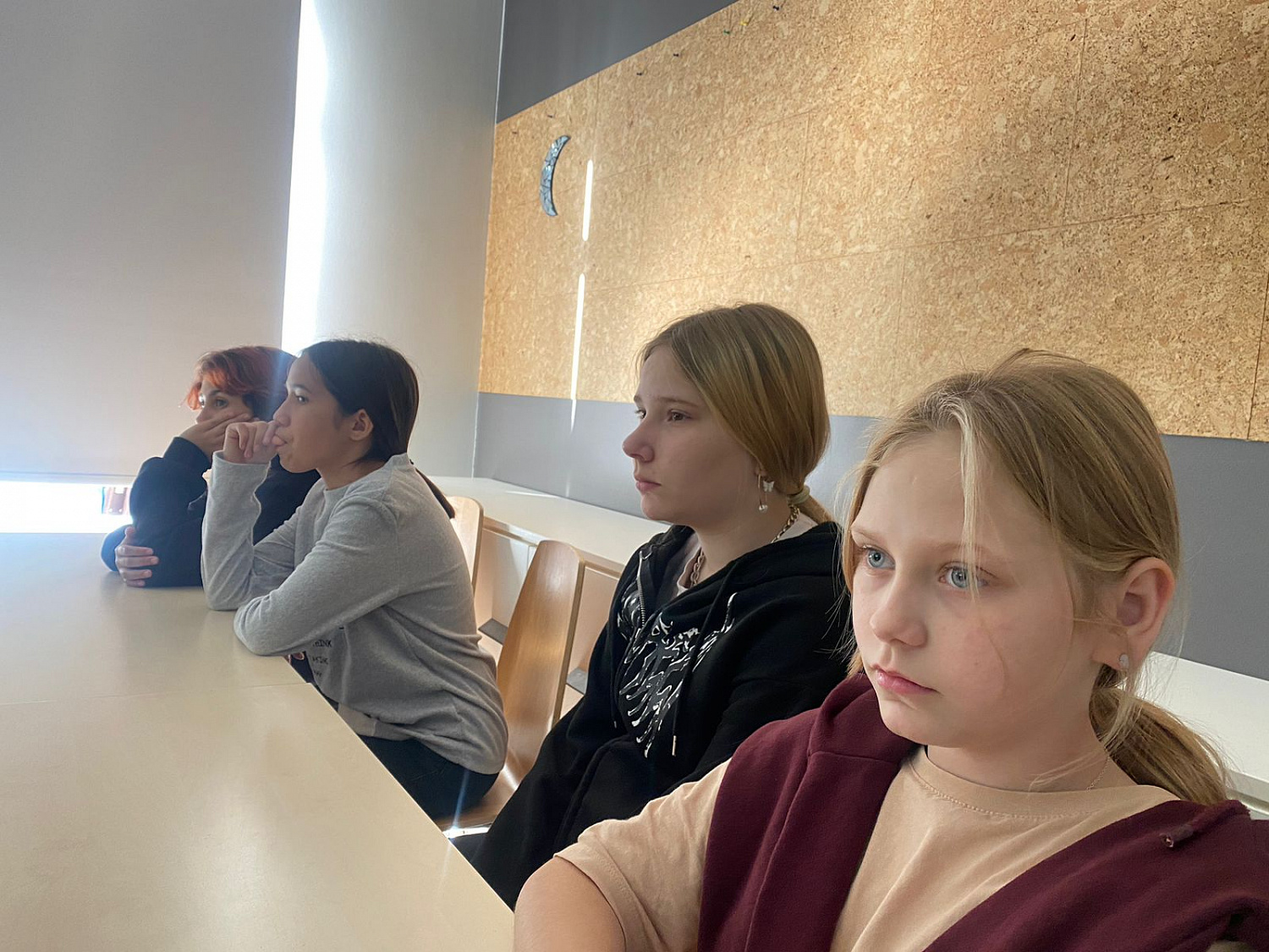 Воспитанники ГБУ ЛО "Тихвинского ресурсного центра" посетили мероприятие в библиотеке-социокультурном центре «Тэффи»