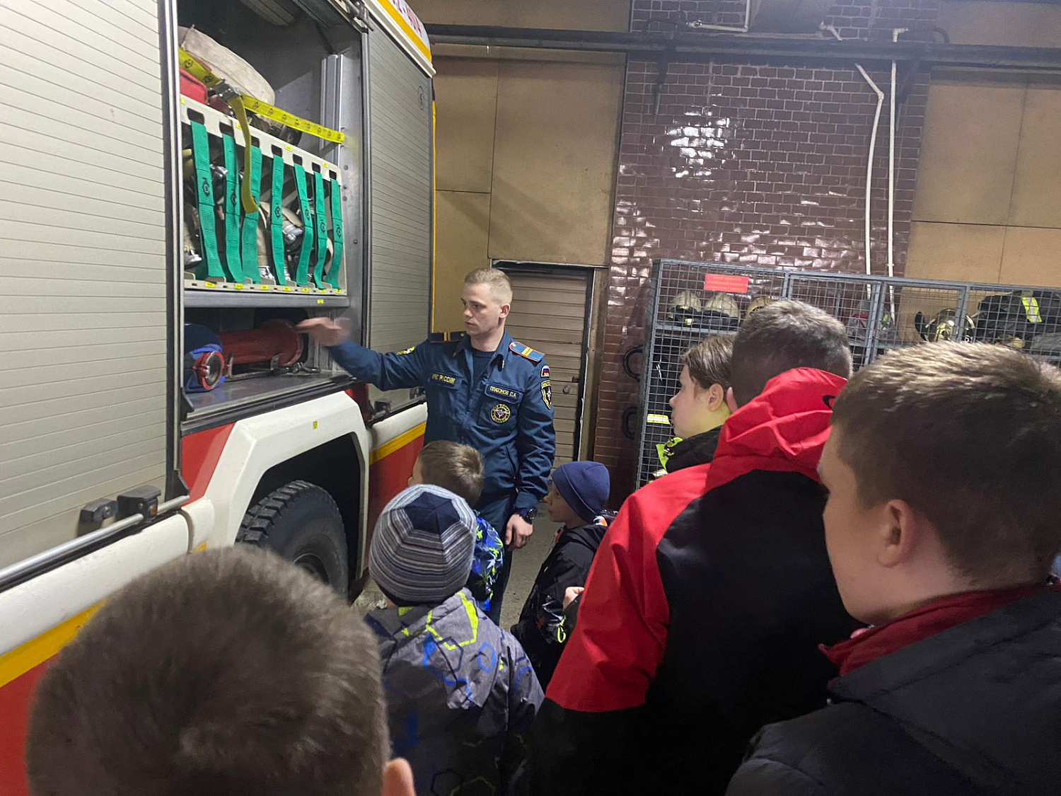 Экскурсия в 61 пожарно-спасательную часть Тихвинского района