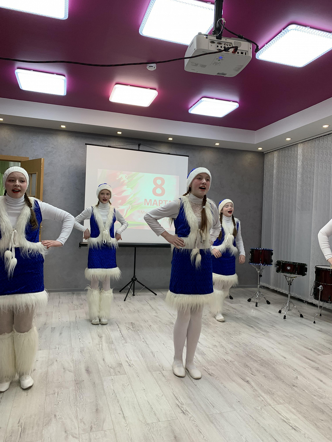 Праздничный концерт, посвящённый 8 марта