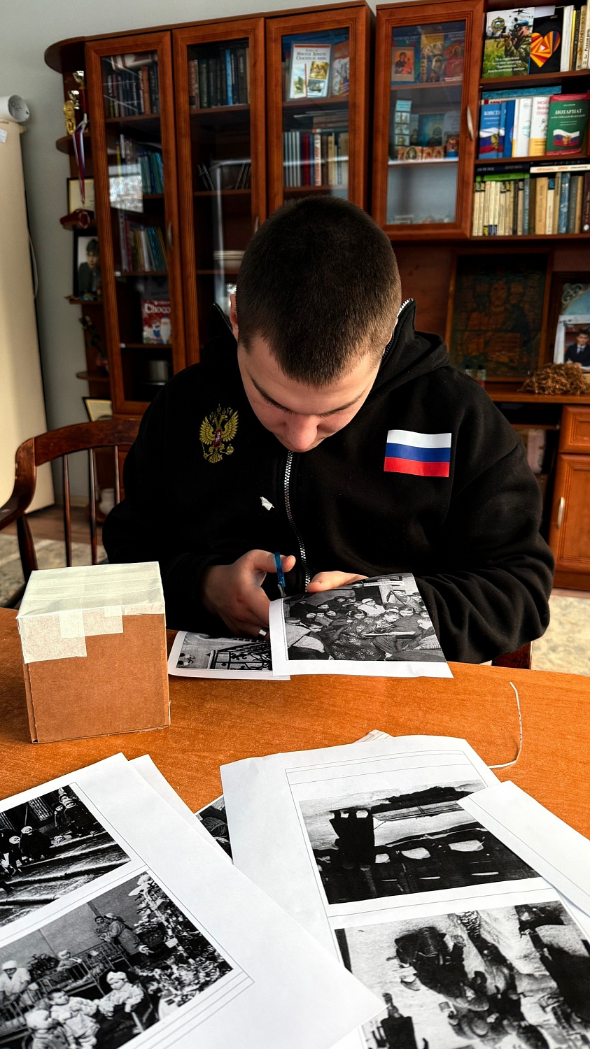 «Живая память поколений»: воспитанники Тихвинского ресурсного центра почтили подвиг блокадного Ленинграда.