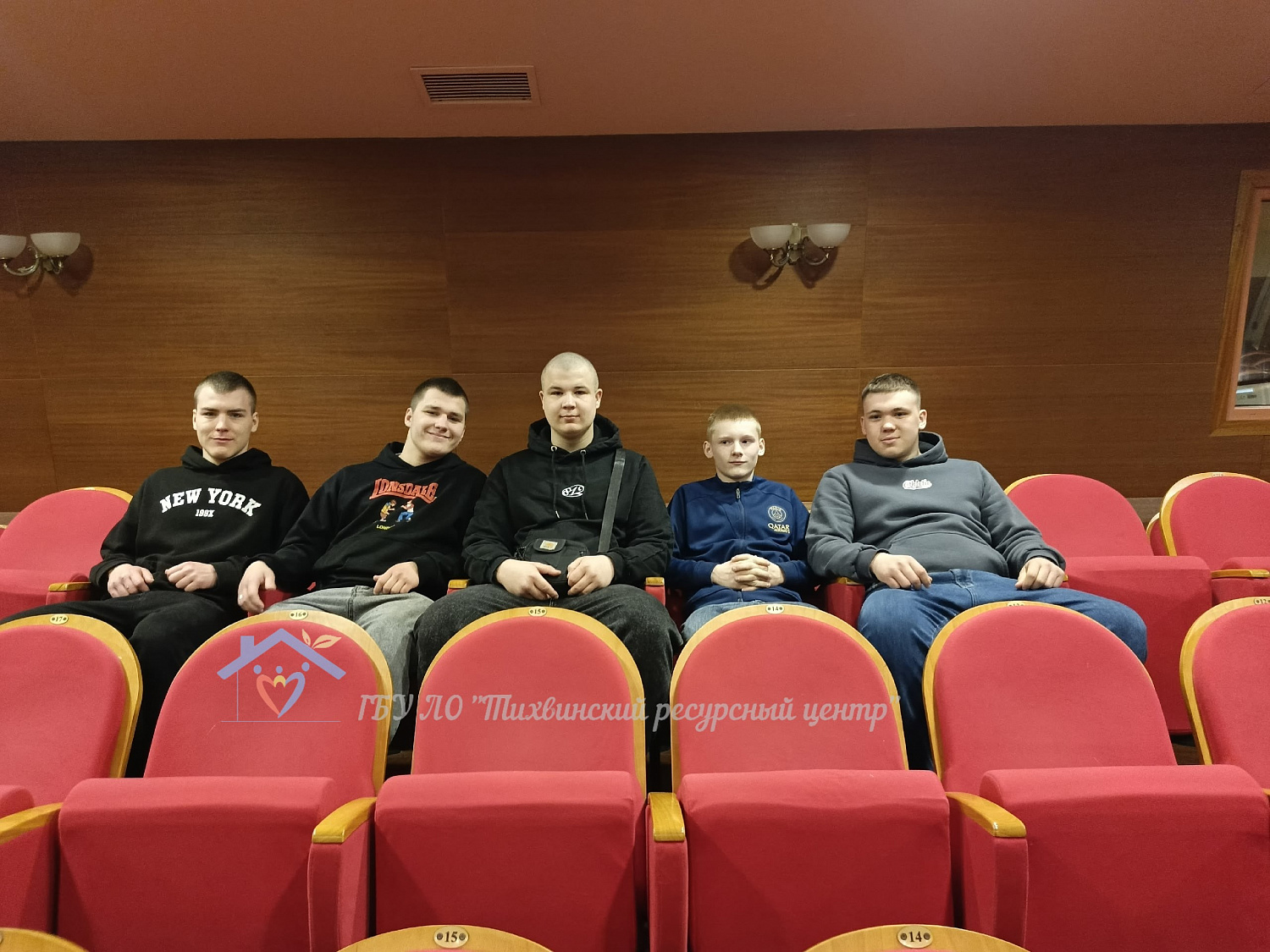 Погружение в мир танца: воспитанники Тихвинского ресурсного центра посетили спектакль «Холодное сердце - 2»