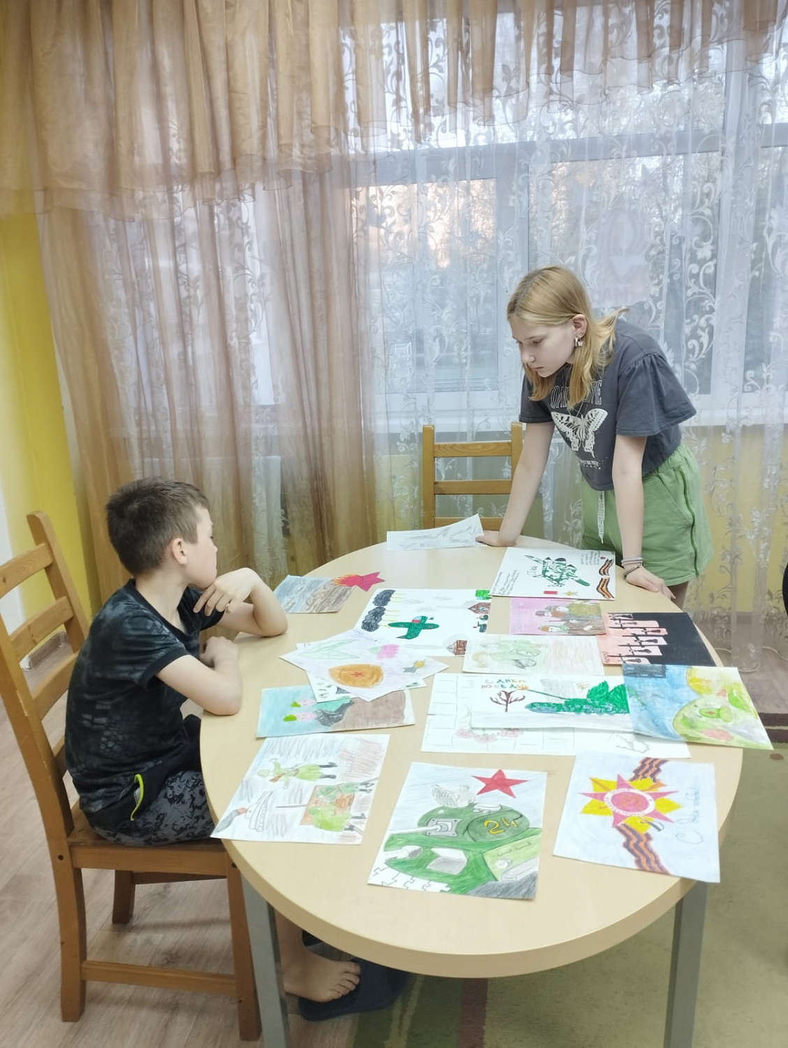 Дети Рисуют победу