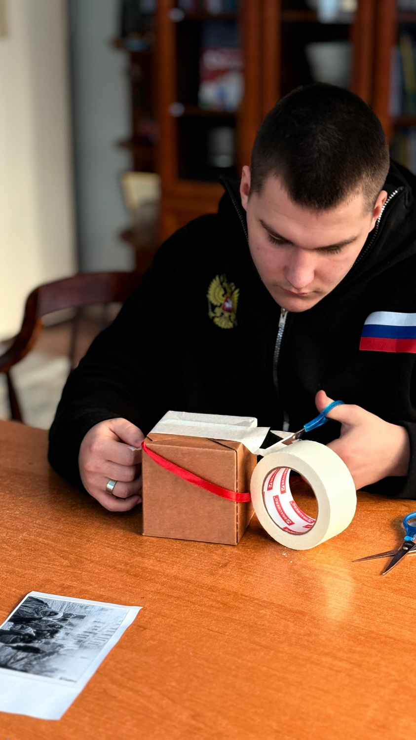 «Живая память поколений»: воспитанники Тихвинского ресурсного центра почтили подвиг блокадного Ленинграда.